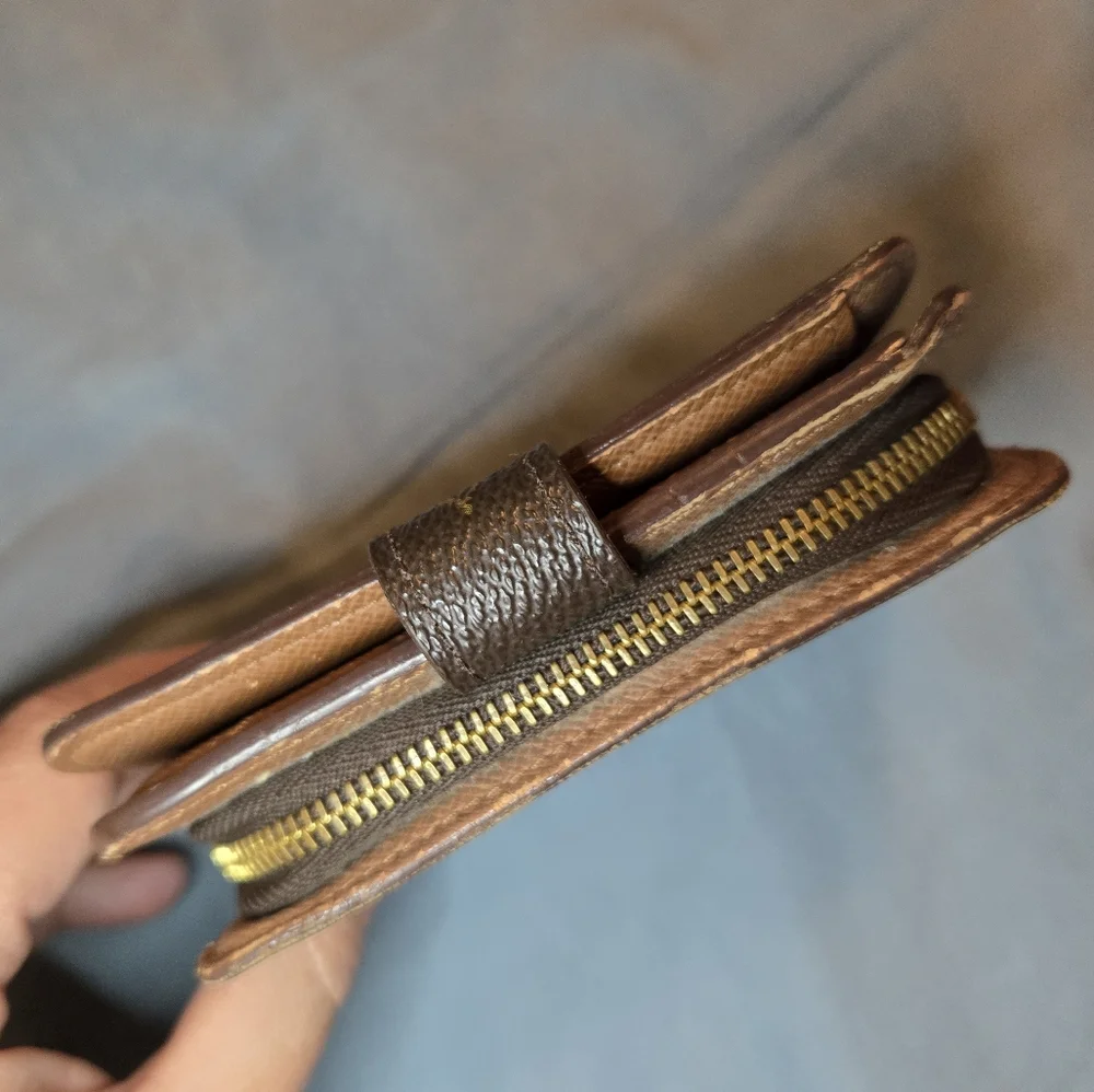 Vintage Louis Vuitton Monogram Wallet - Picture 4 of 10